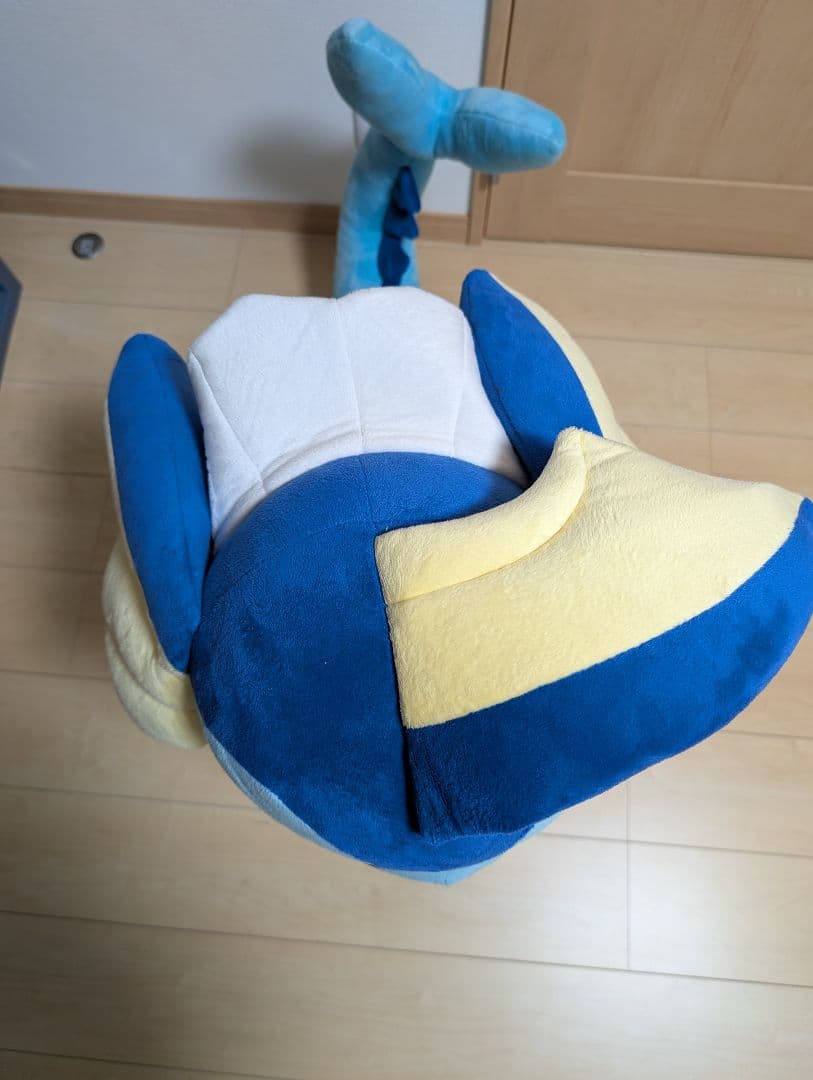 等身大シャワーズぬいぐるみ