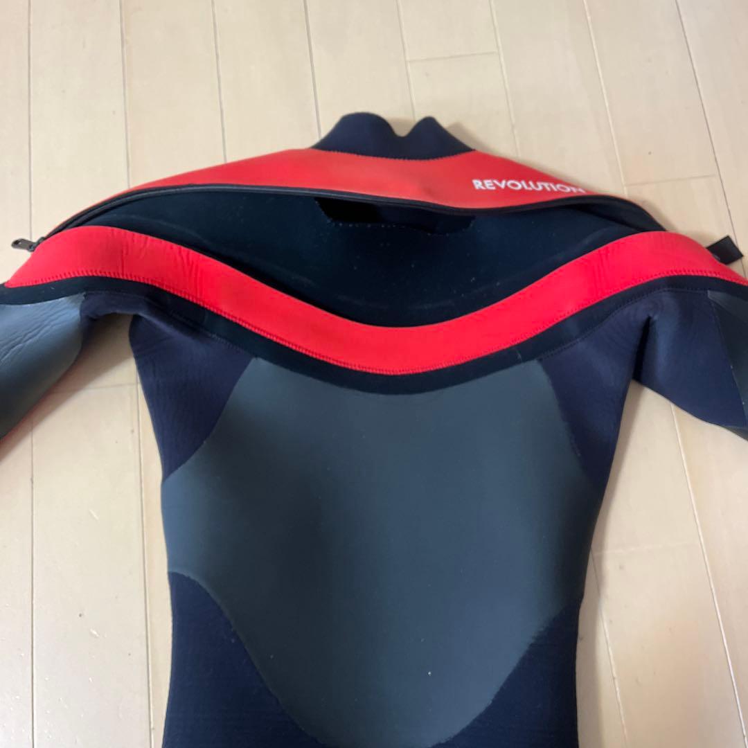 キッズフルスーツ　REVOLUTIONセミドライスーツ