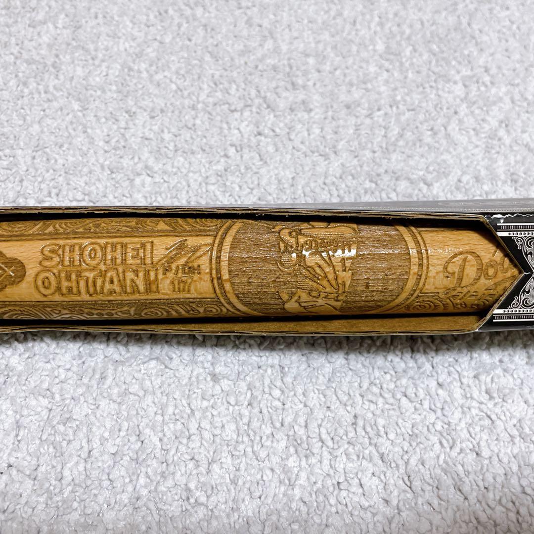 ドジャース　大谷翔平　ユニフォーム（L）　ボール　木製ミニバット