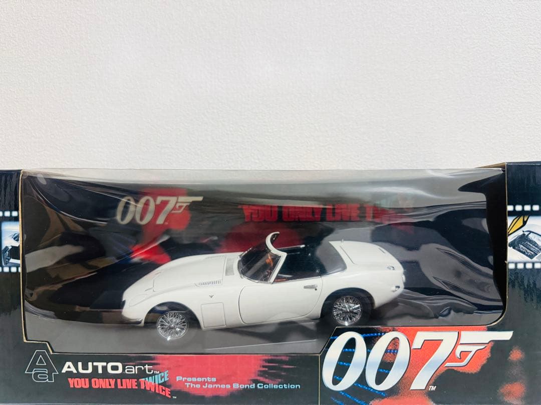 AUTOartオートアート/Toyotaトヨタ 2000GT 007 1/18