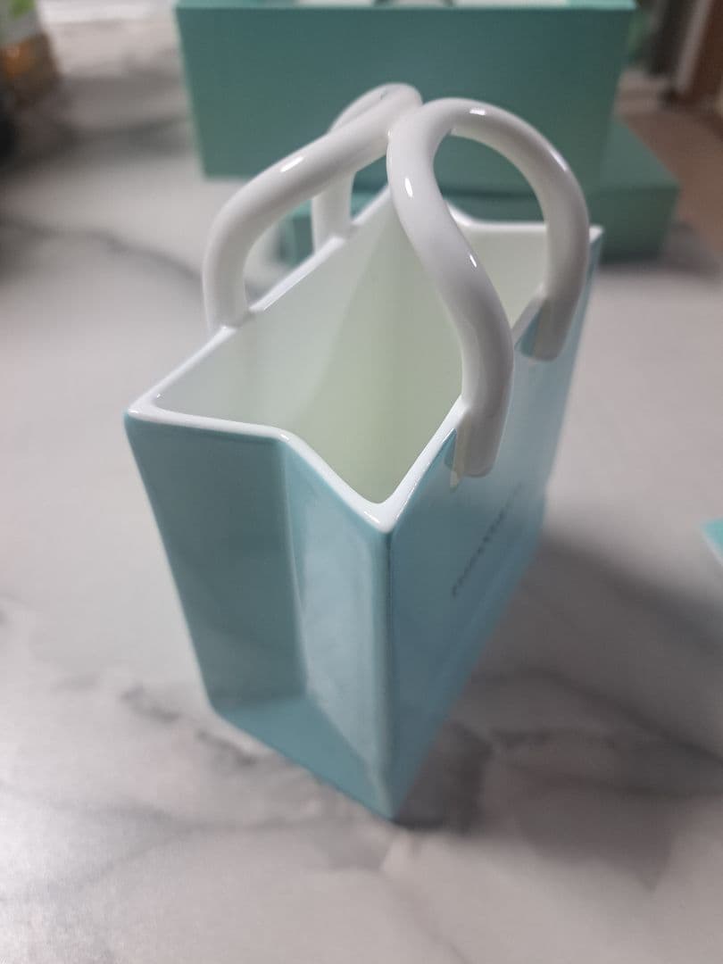 ティファニー　ショッピングバッグ　オブジェ　インテリア　置物　陶器　花瓶　箱有り