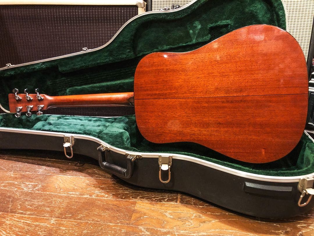 Martin D-18 2000年製