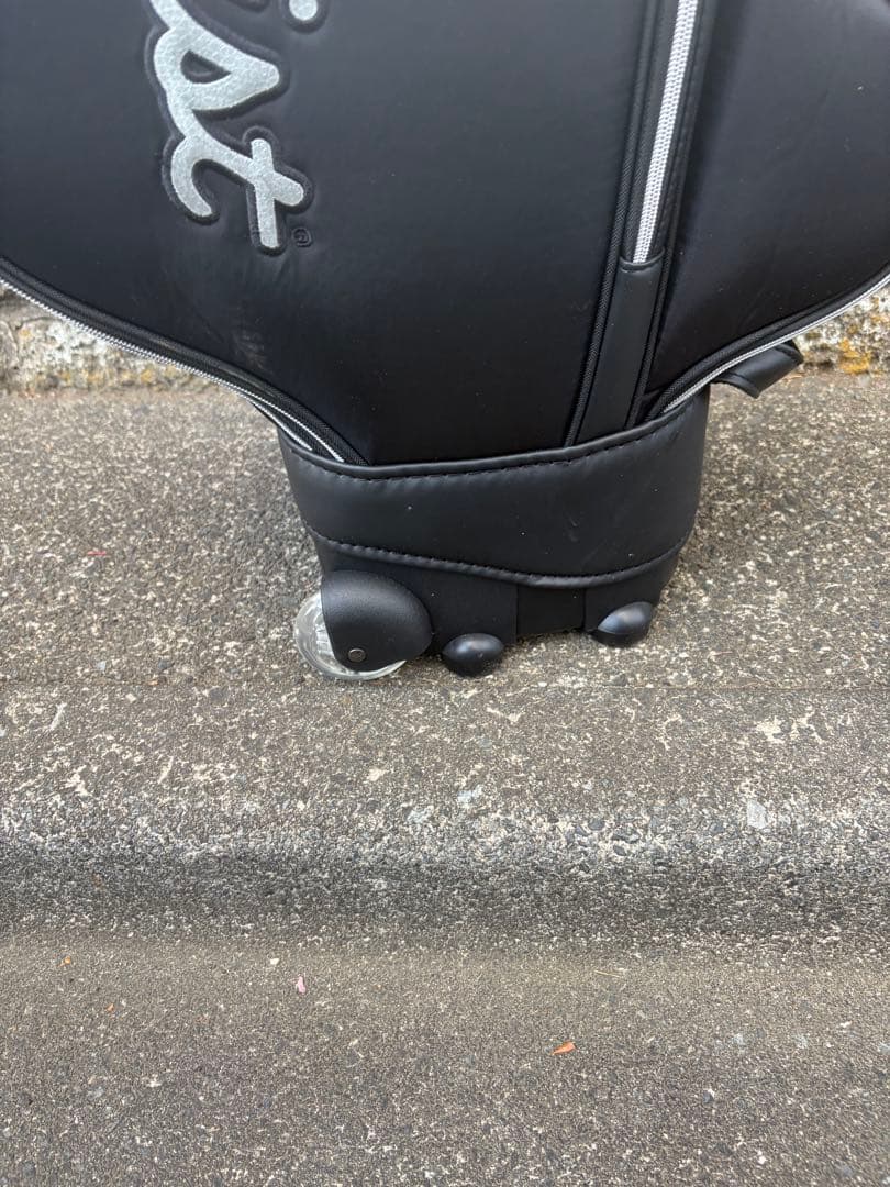 出ました！タイトリスト キャスター付き　キャディバッグ