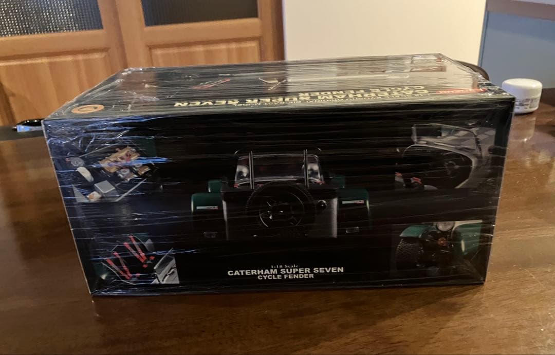京商 1/18CATERHAM SUPER SEVEN CYCLE FENDER