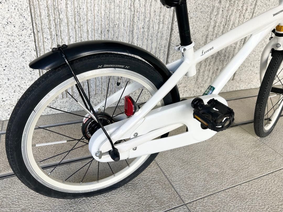 ブリヂストン LEVENA（レベナ） 18型 ホワイト