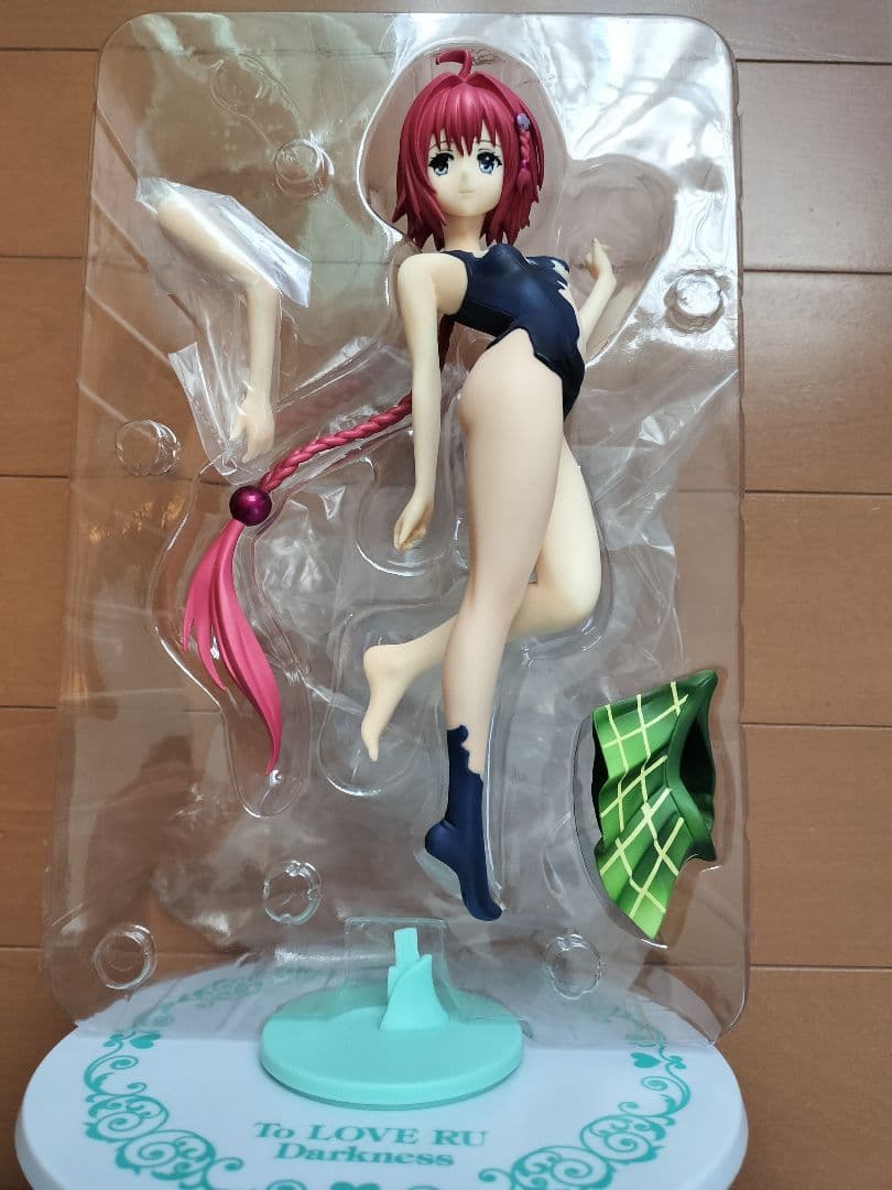 黒咲芽亜　スクール水着　フィギュア