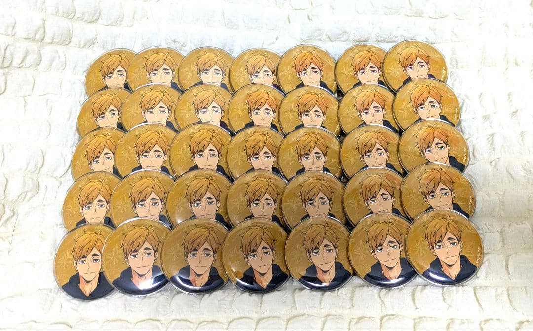 宮侑　缶バッジ　Ａ4　35点　カバー付き