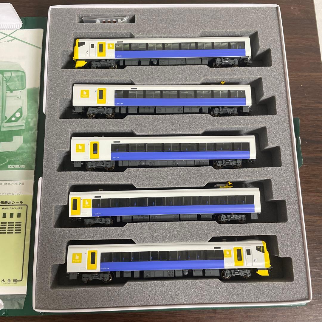 KATO E257系500番台 5両基本セット　10-1282