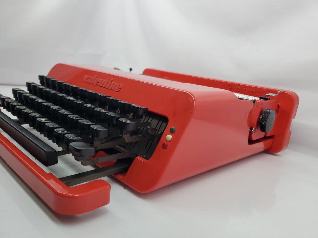 Olivetti Valentine オリベッティ タイプライター 赤バケツ