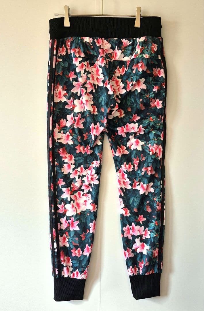 adidas 花柄 トラックジャケット &パンツ セットアップ