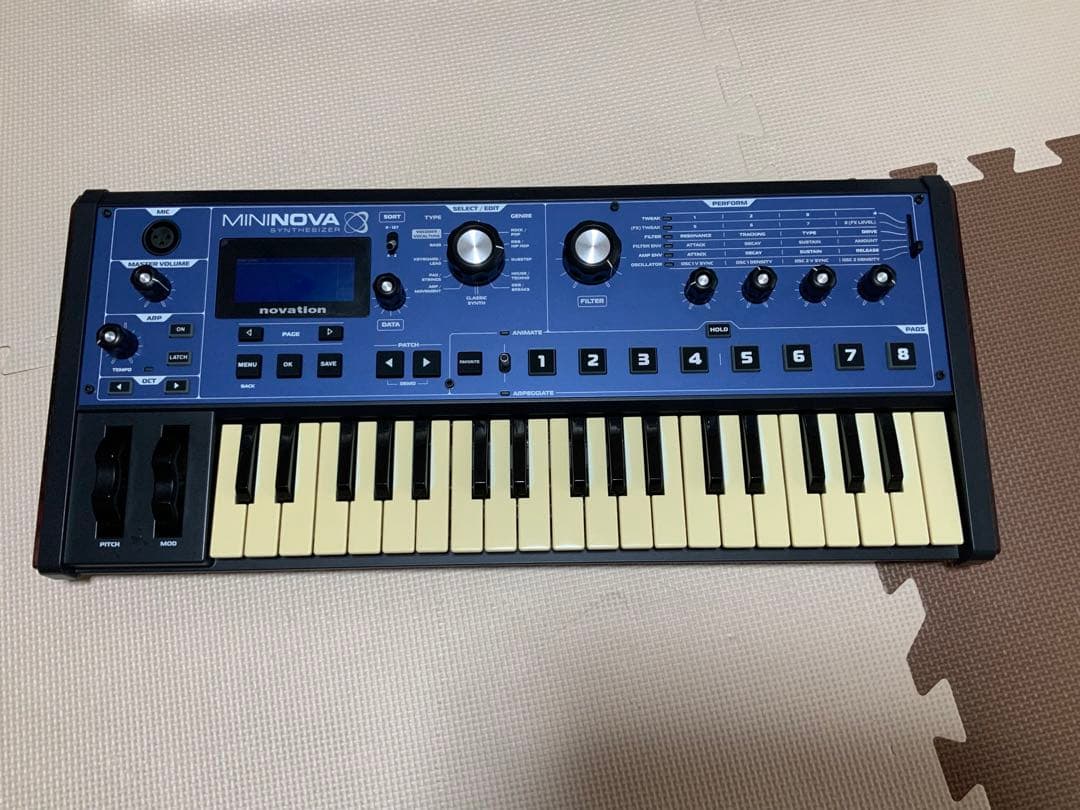 Novation MININOVA シンセサイザー 通電確認のみ 現状品