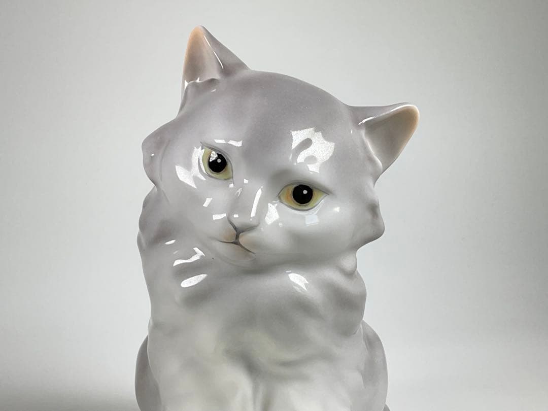 ノリタケ　猫　ネコ　置物　Noritake　高さ約１５ｃｍ