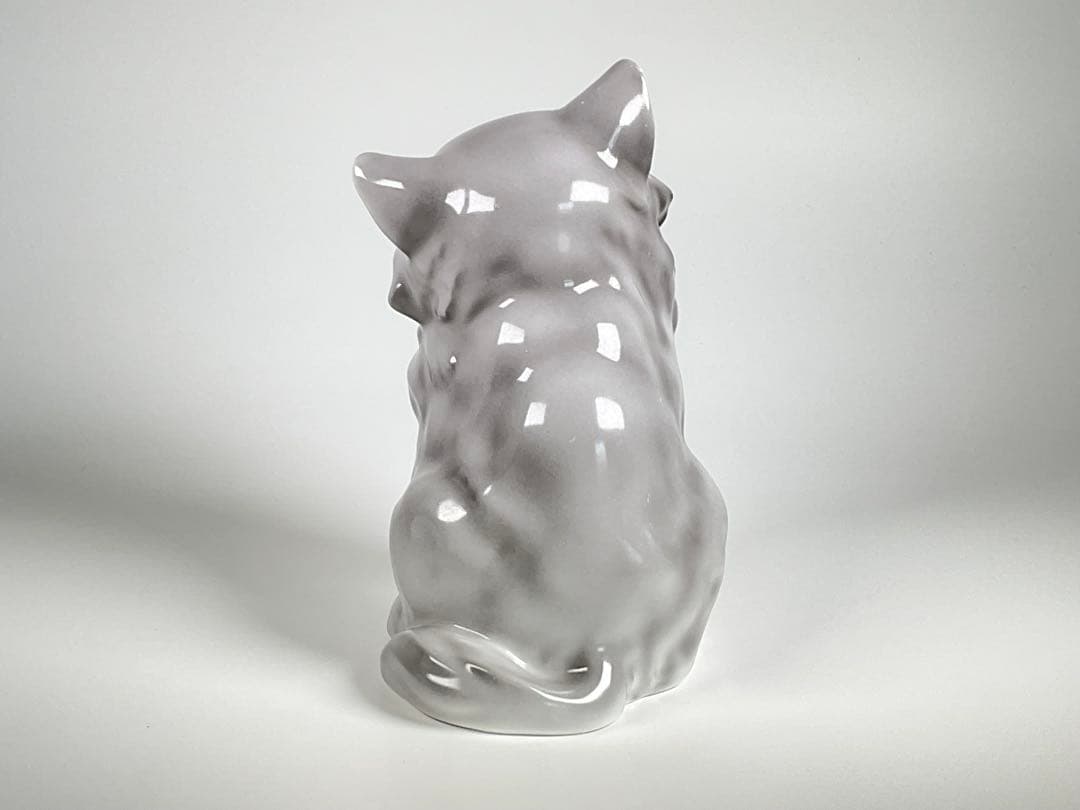 ノリタケ　猫　ネコ　置物　Noritake　高さ約１５ｃｍ