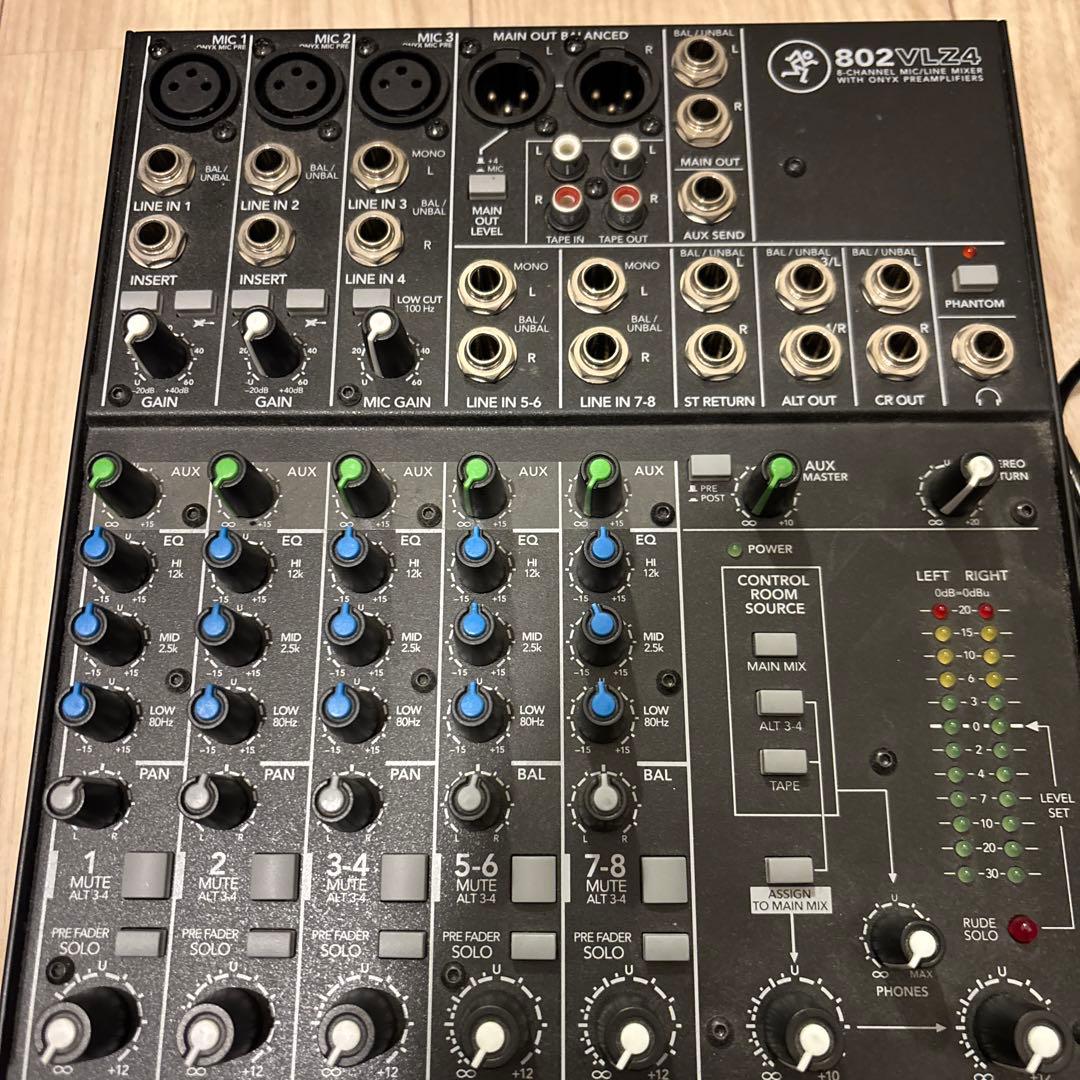 MACKIE「802VLZ4」8チャンネルアナログミキサー