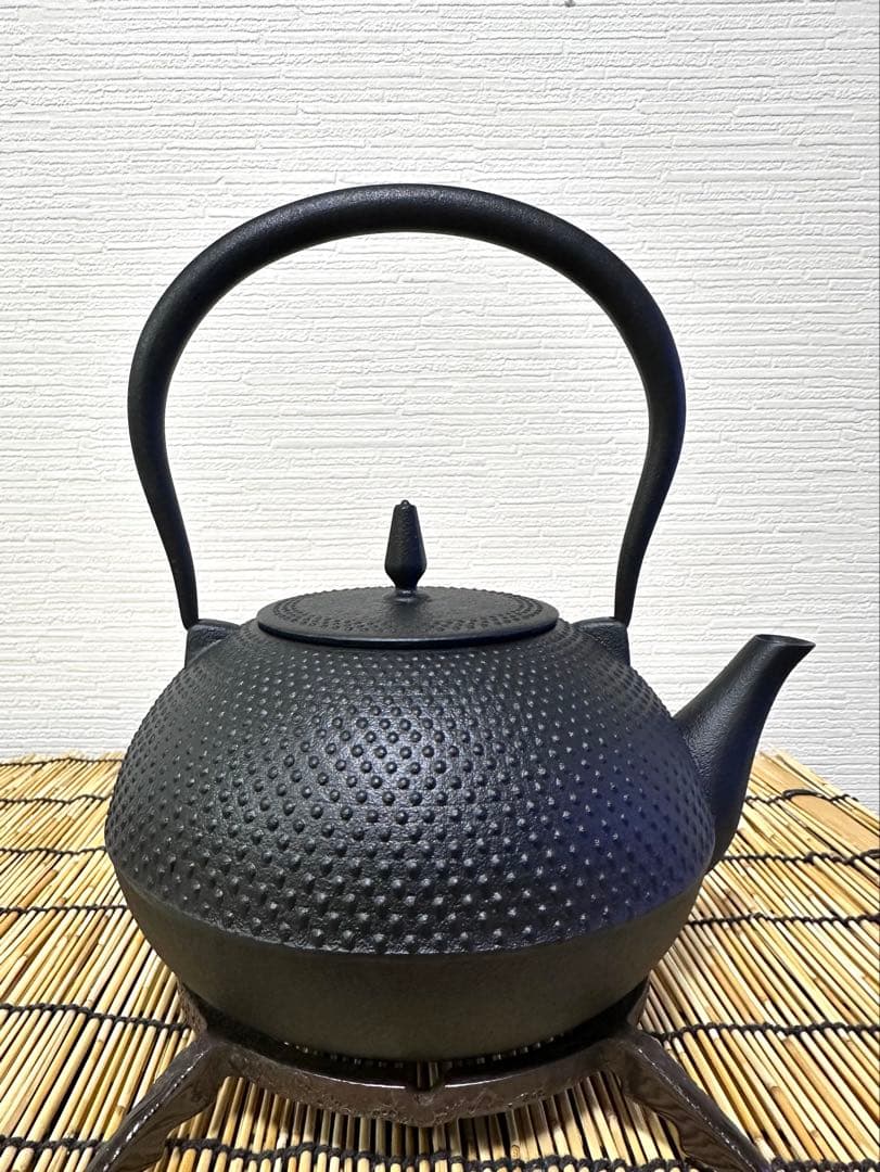 未使用品、供箱付　南部池永造　梔子　小　1.2L　南部鉄瓶　南部鉄器　鉄瓶