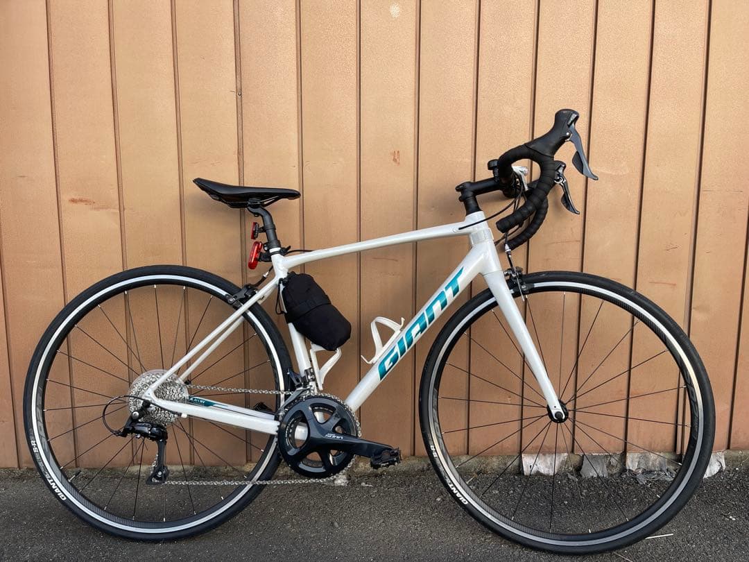 Giant ロードバイク ホワイト/ブルー 引取り