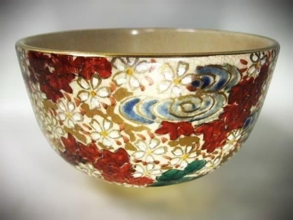 古い 本薩摩焼 金襴手 花づくし 竜田川 紅葉 茶道具 抹茶茶碗