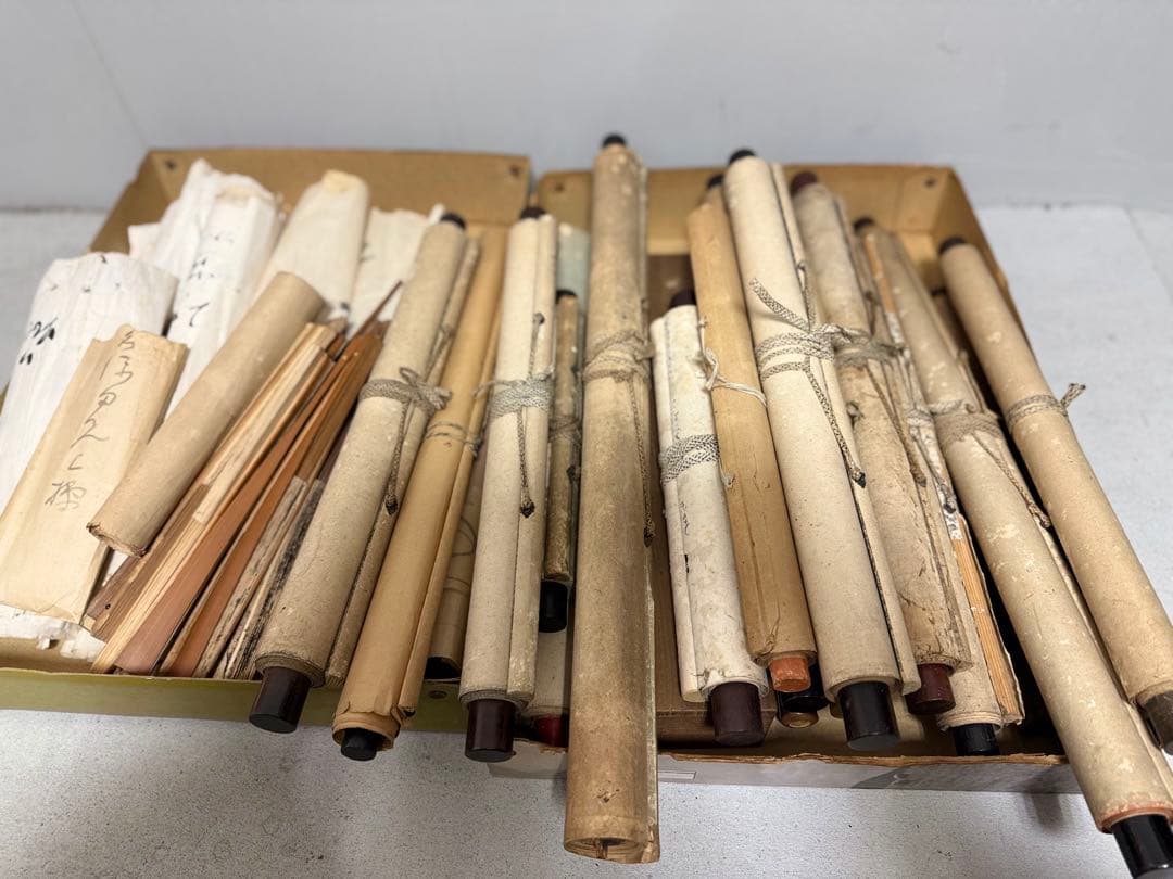 W 和歌山県 画家作品 掛軸 扇子 めくり短冊等まとめて（掛軸20本）