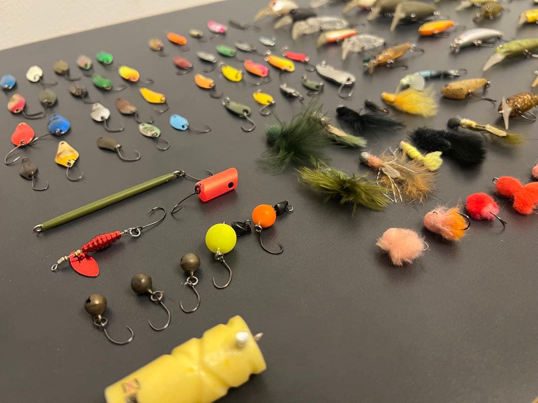 管釣り引退セット トラウト　ルアーセット【タックルボックス　ランディングネット】