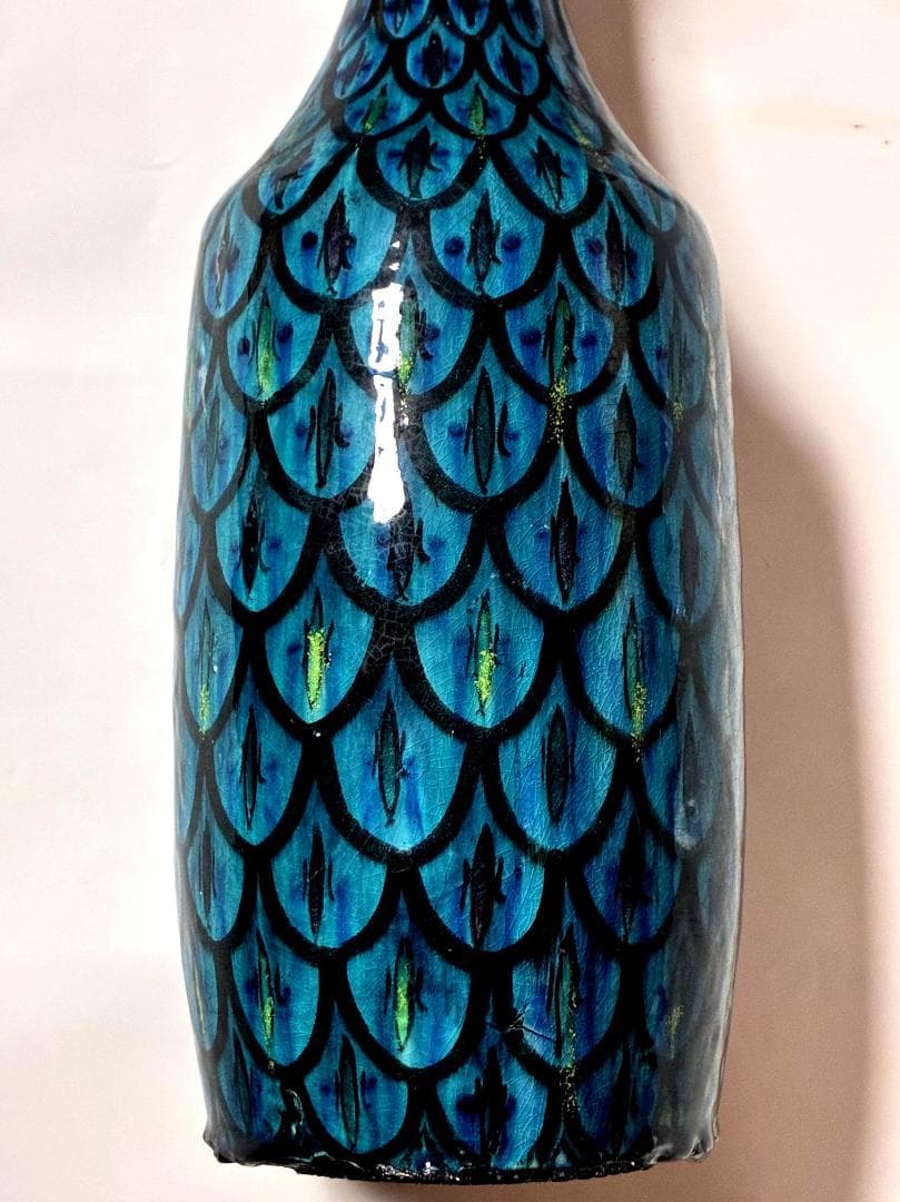 ターコイズグリーンに黒や色とりどりの細首ボトル❁幾何学的 うろこ模様（少し漏れ有