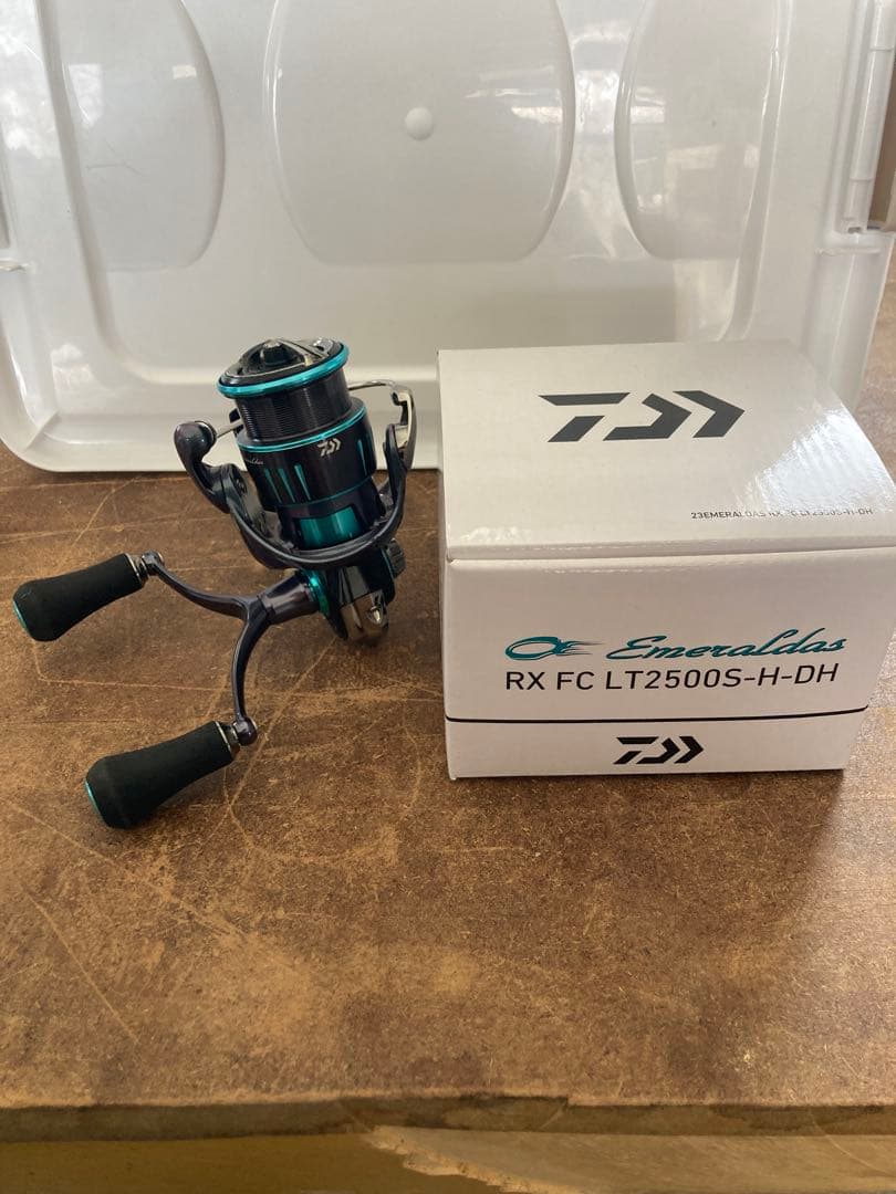 エメラルダス　RX FC LT2500S-H-DH 中古　ダイワ　エギング