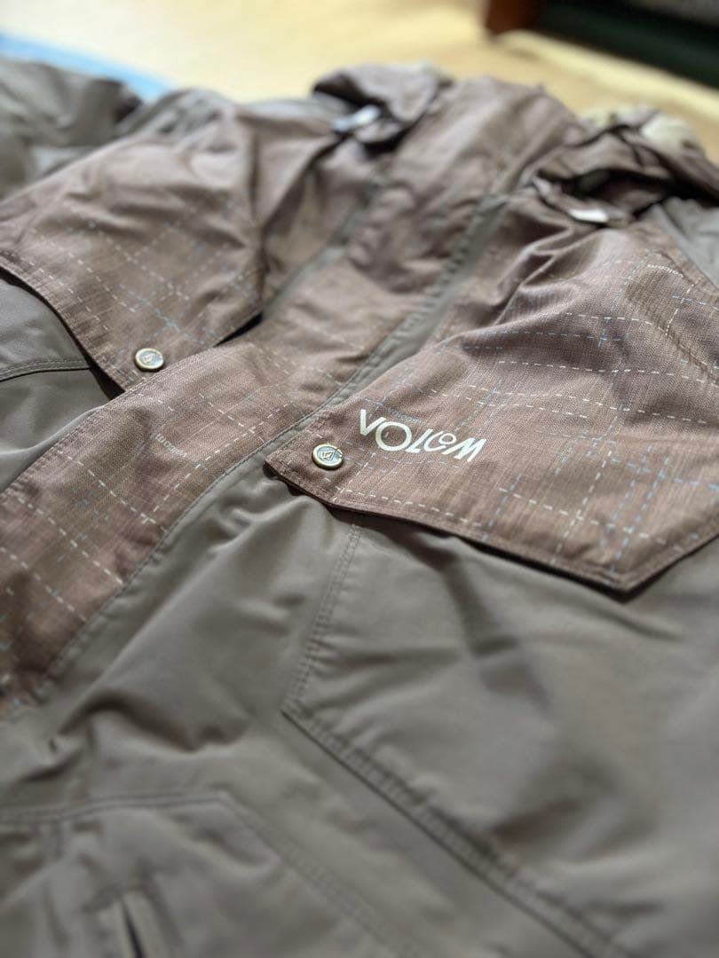 VOLCOM Vline スノーボードウェア Mサイズ 美品✨