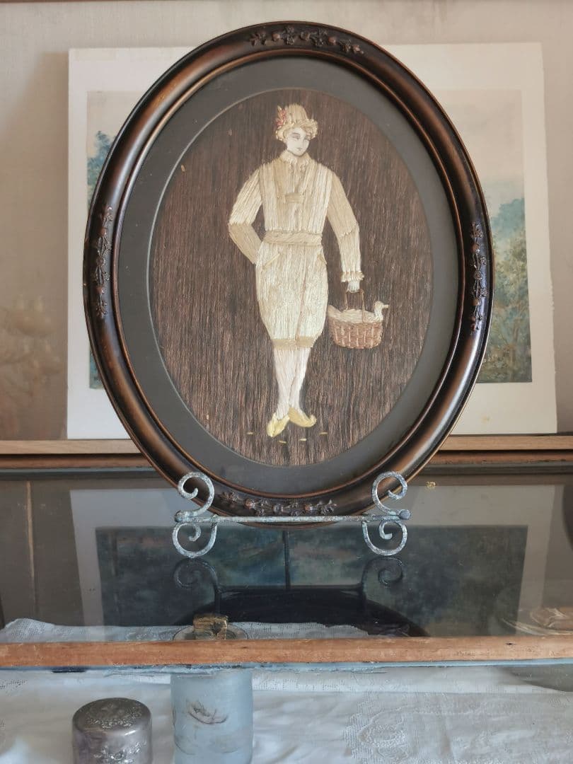 アンティーク 美しいシルク刺繍絵 額装 オランダ民族衣装/正装 少年と籠とアヒル