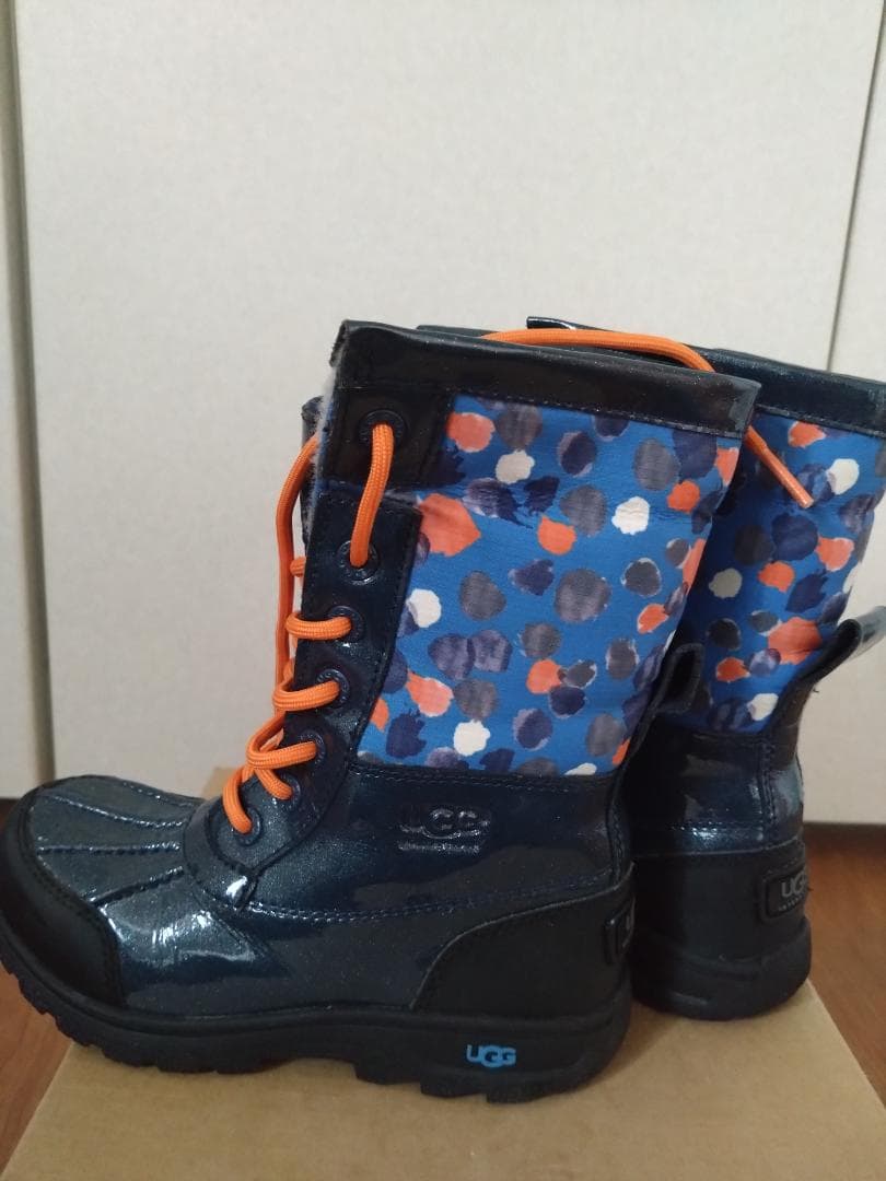 UGG 子供用 防水ブーツ 13サイズ ネイビー/オレンジ