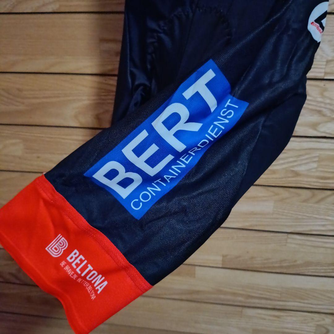 支給品　BERT Containers Doltcini　半袖スキンスーツ