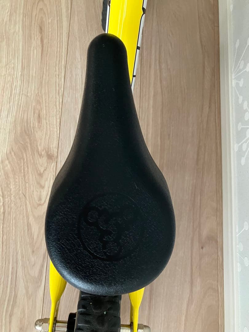 STRIDER ストライダー　バランスバイク 12インチ イエロー