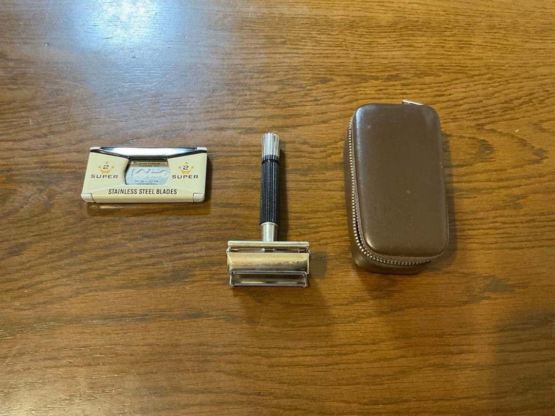 【ビンテージ】Gilletteシェーバーセット 替刃　専用ケース付