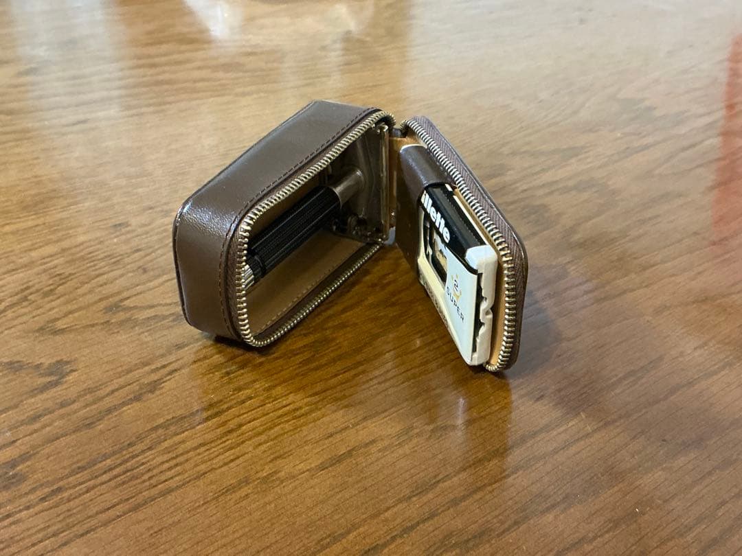 【ビンテージ】Gilletteシェーバーセット 替刃　専用ケース付