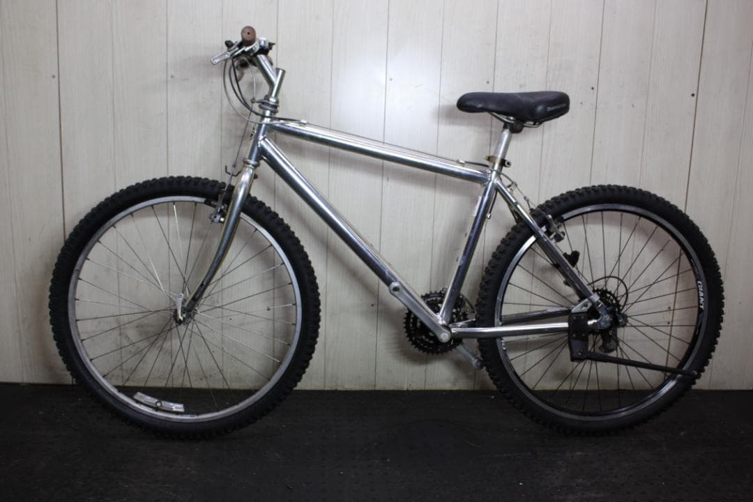 GIANT 26インチ アルミ シマノ21速 440mm MTB