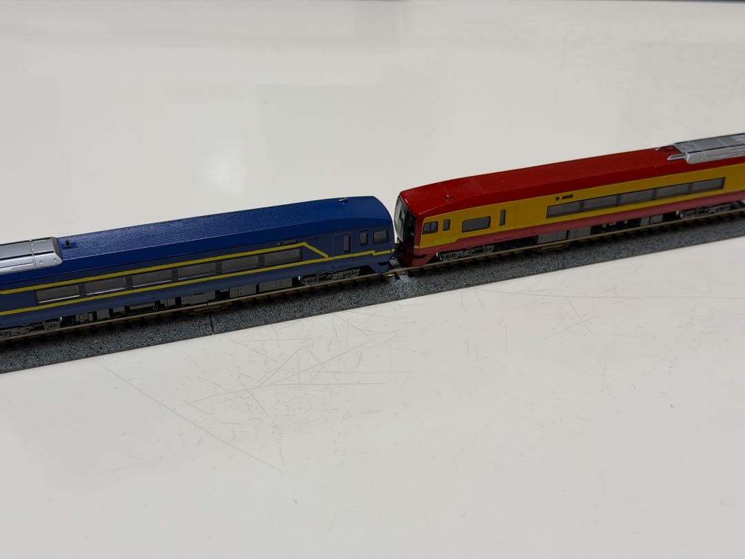 KATO 10-408〝253系1000番台　日光・きぬがわ号〟現行塗装＆新塗装