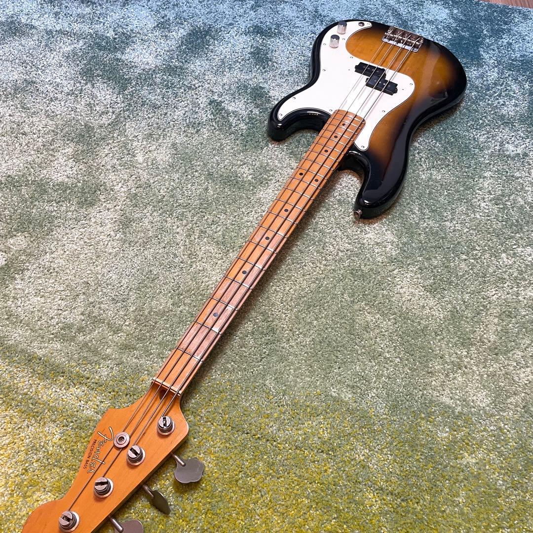 Fender Japan ベース(ケース付)