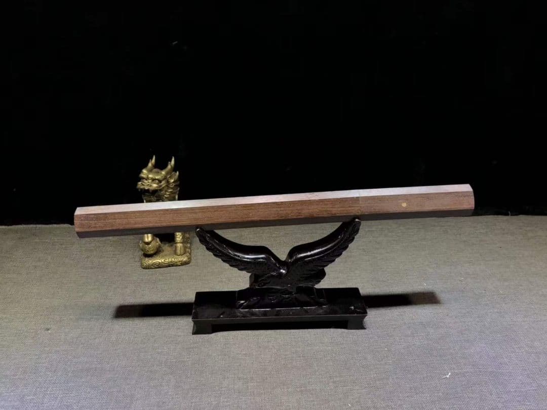 武具　刀装具　日本刀　模造刀   居合刀    肋差   短刀 花梨木六稜唐横刀