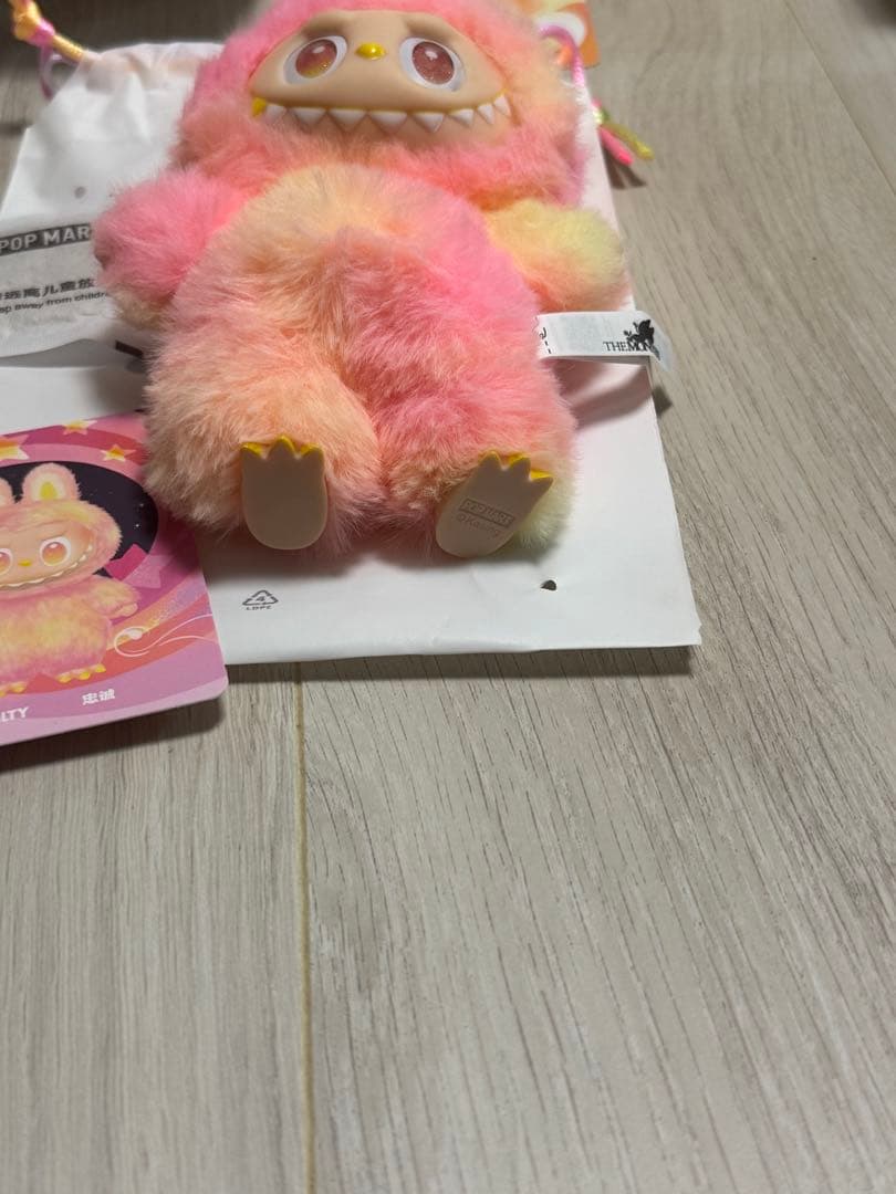 物*★様 ラブブエナジーLabubu Big into Energyアソート4セ