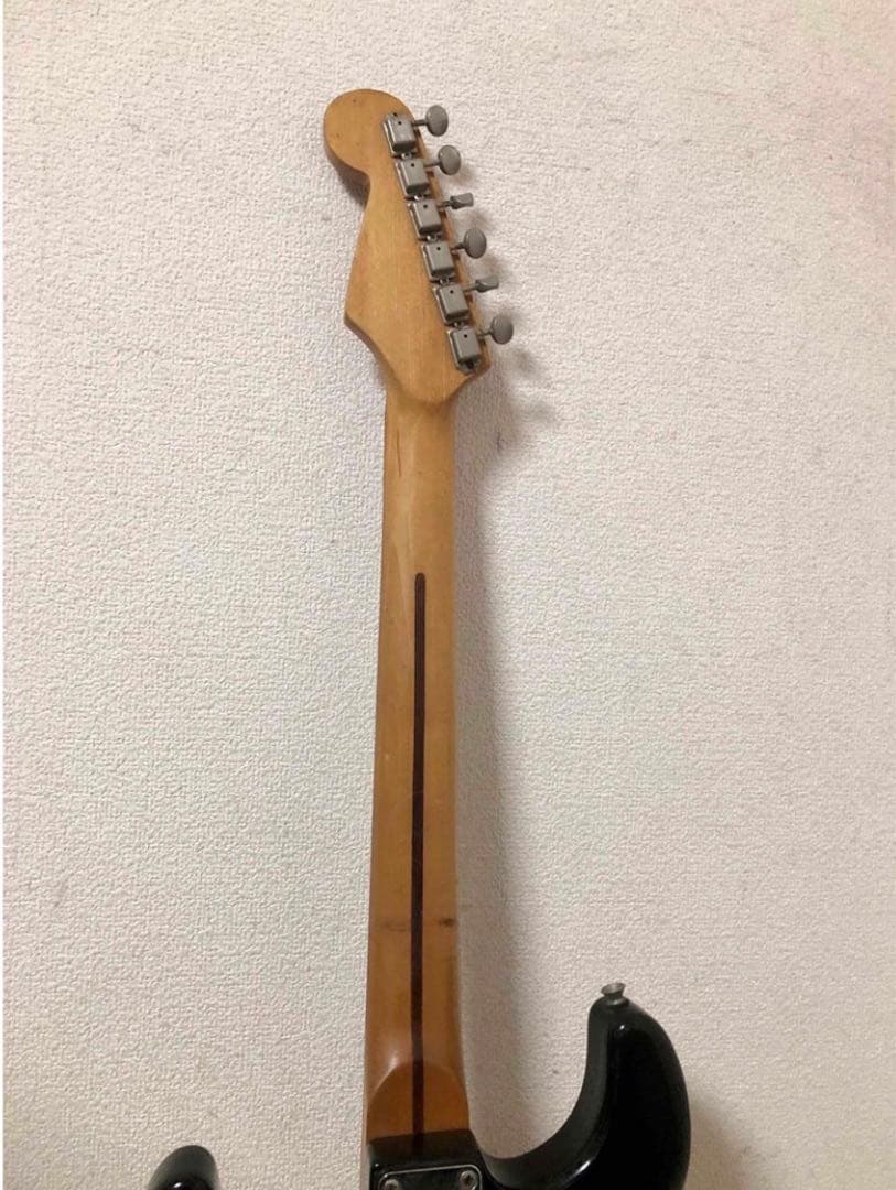 激シブ！レリック加工のヴィンテージ風ストラット￼タイプエレキギター　メーカー不明