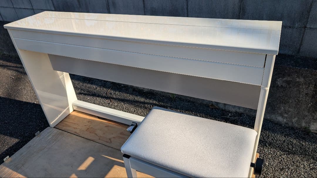 送料込ピカピカ艶有WHITE Roland 電子ピアノ DP90 14年製激美品