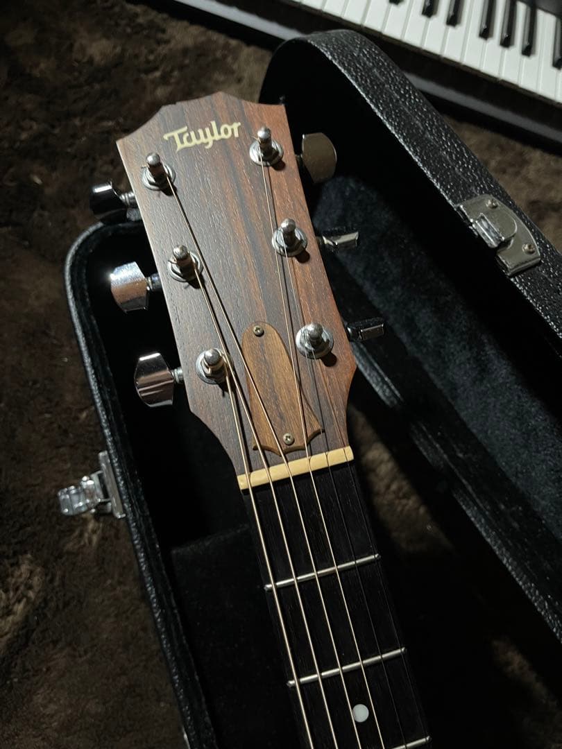 Taylor 214　ハードケース付き