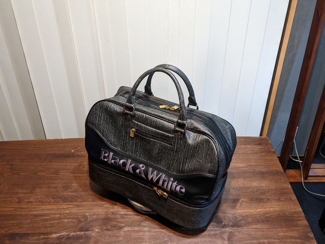 ブラック&ホワイト　ゴルフ　ボストンバッグ　レザー調　2層式　靴　サメ革　系　黒