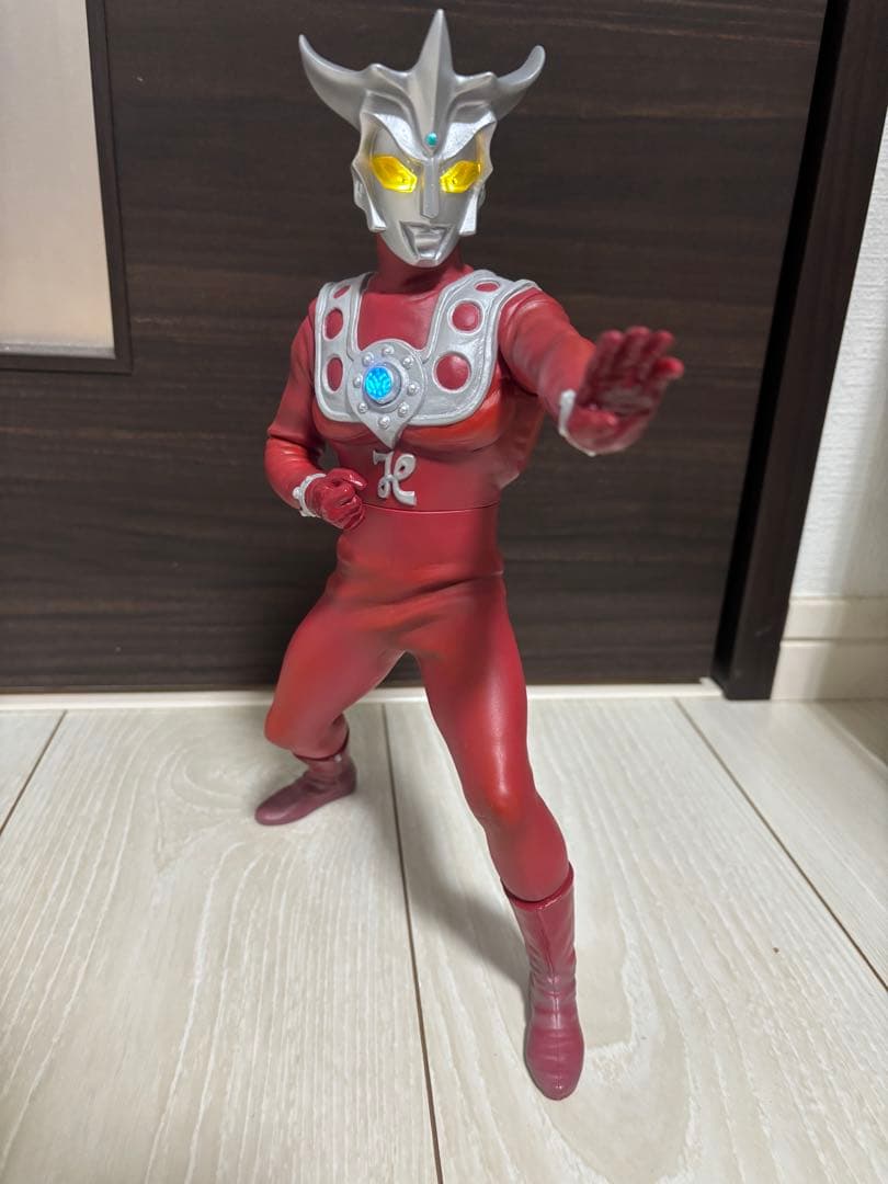 CCP 1/6 ウルトラマンレオ　発光ギミックあり