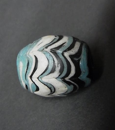 ★G2703★古代とんぼ玉 (A47) イスラム大粒　ガラスビーズ　かきあげ文様