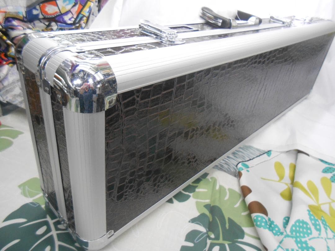 新品未使用(送料無料)13.450円　沖縄三線専用　アルミ縁ハードケース