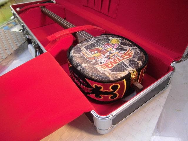 新品未使用(送料無料)13.450円　沖縄三線専用　アルミ縁ハードケース