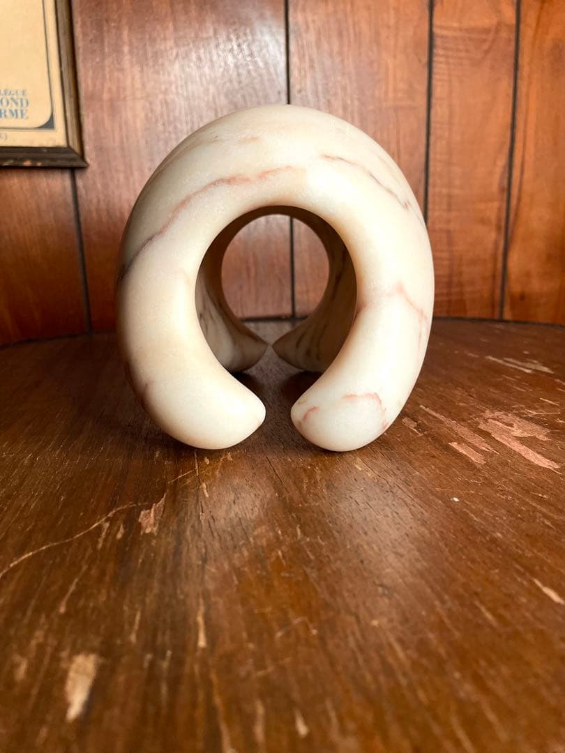 彫刻家　絹谷幸太　大理石　sculpture