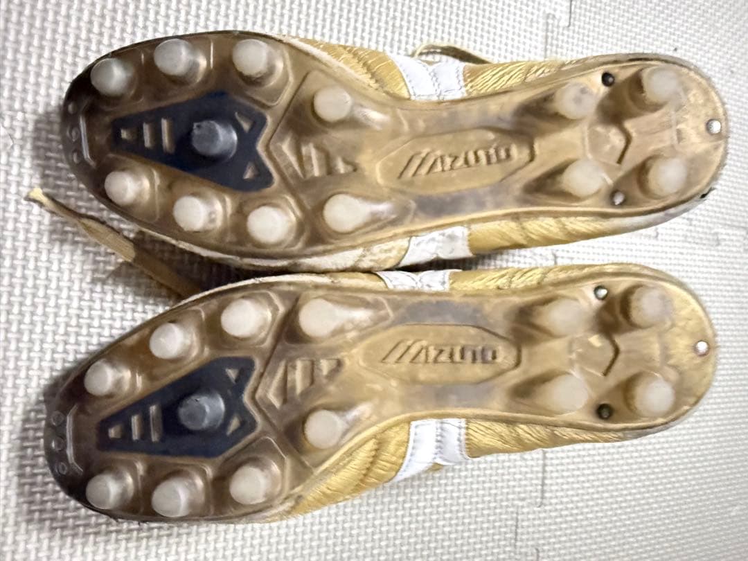 Mizuno モレリアUR ゴールド