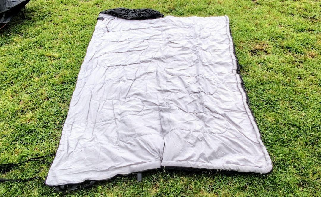 グラフェンヒーター内蔵寝袋付　究極のメッシュテント　ブラックカンガルー 一式