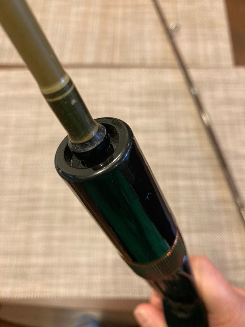 RESION（レジオン）製ロッドグリップ、収納ケース付き