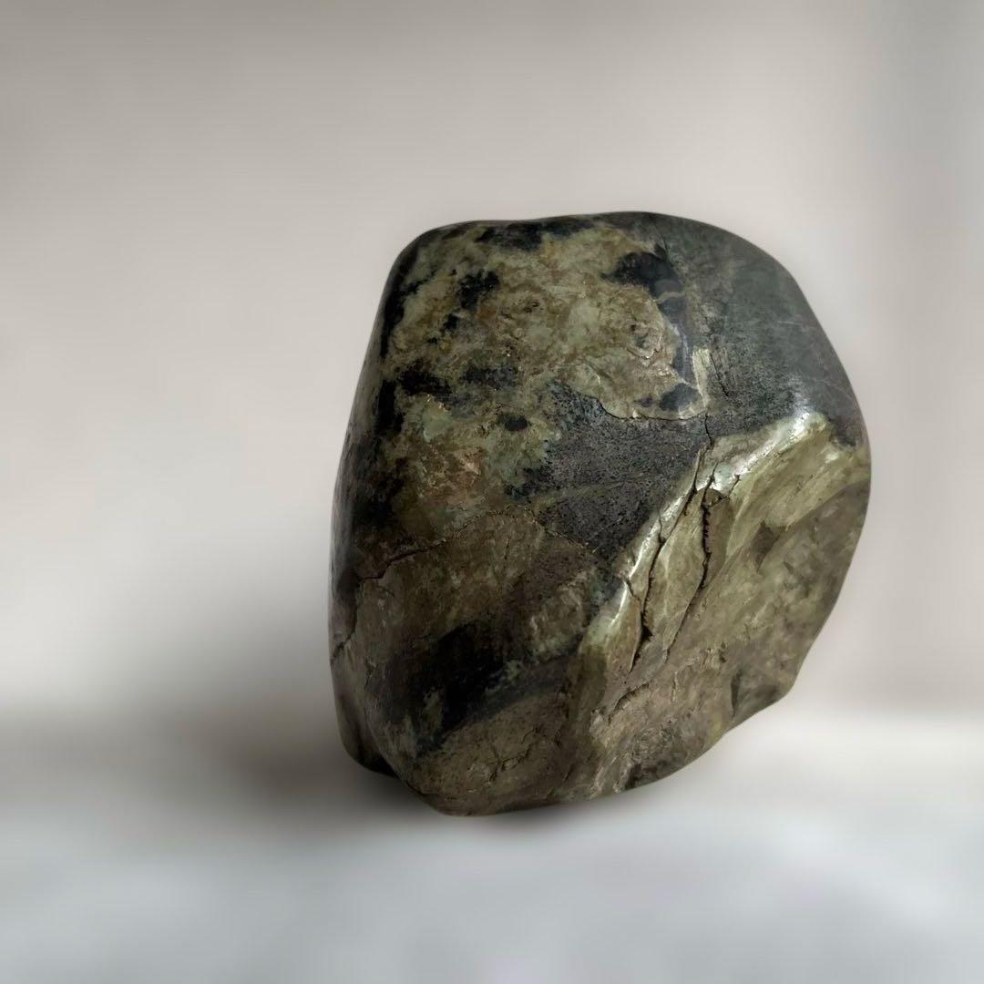 翡翠　ひすい　約1095g 天然石　鑑賞石　鉱物